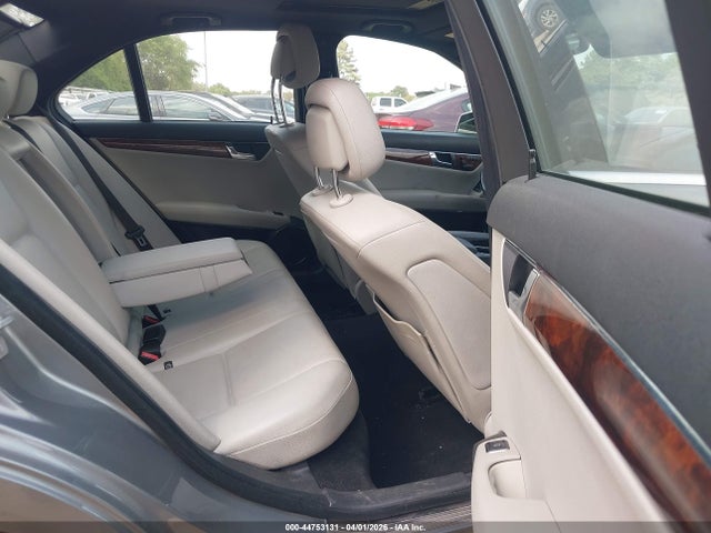 44753131 :رقم المزاد ، WDDGF5EB9BR140184 vin ، 2011 Mercedes-benz C 300 Luxury/sport مزاد بيع