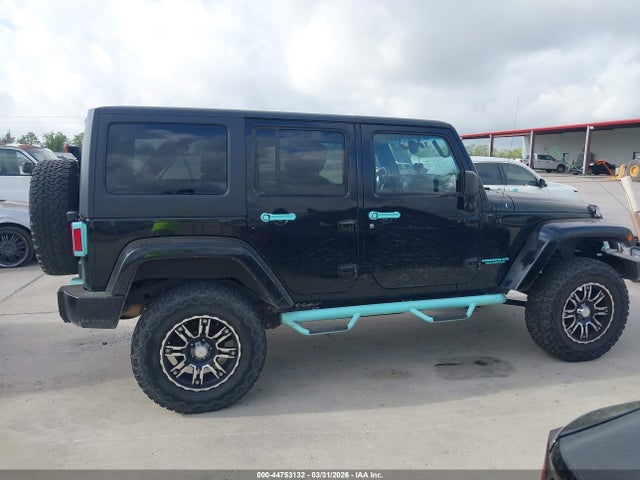 1C4BJWDG2FL504489 Jeep Wrangler Unlimited Sport