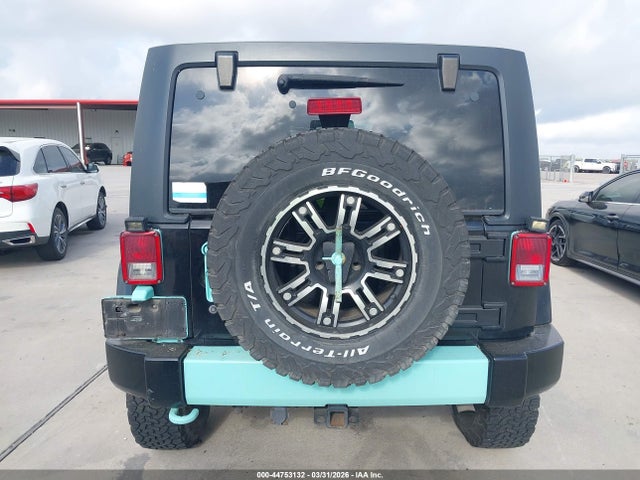 1C4BJWDG2FL504489 Jeep Wrangler Unlimited Sport