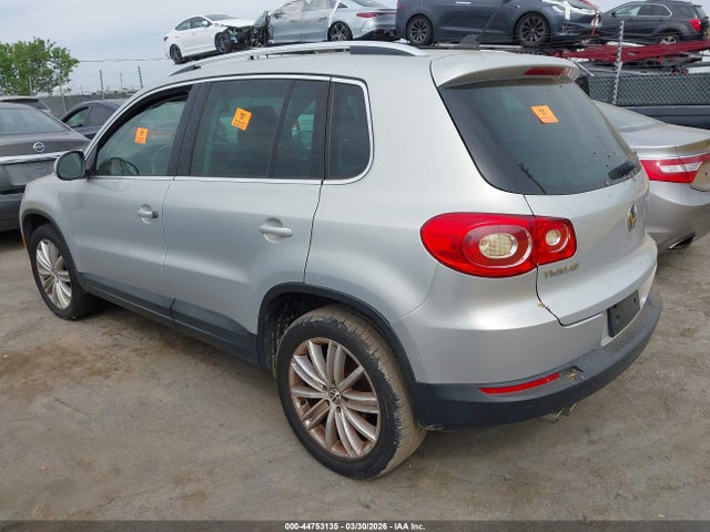 2011 Volkswagen Tiguan Se მანქანა იყიდება აუქციონზე, vin: WVGAV7AX0BW528322, აუქციონის ნომერი: 44753135