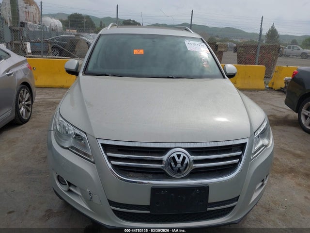 2011 Volkswagen Tiguan Se მანქანა იყიდება აუქციონზე, vin: WVGAV7AX0BW528322, აუქციონის ნომერი: 44753135