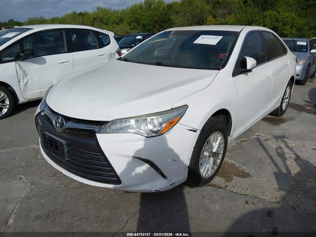 Toyota CAMRY LE 2017 4T1BF1FK3HU656439 Image 2