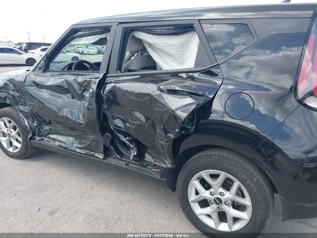 2023 Kia Soul Lx მანქანა იყიდება აუქციონზე, vin: KNDJ23AU6P7889759, აუქციონის ნომერი: 44753219