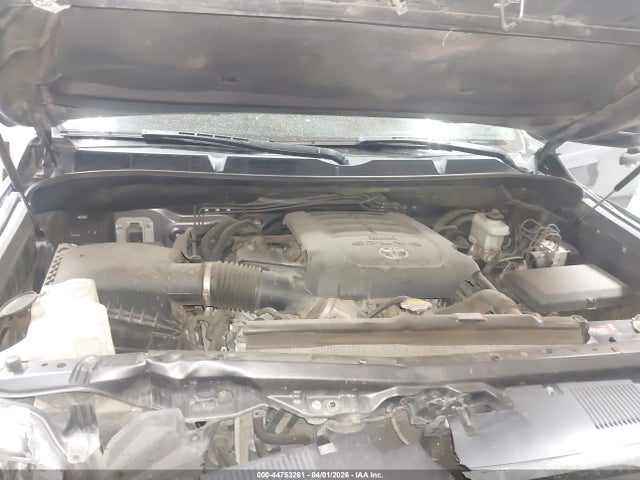5TFDW5F12FX418878 Toyota Tundra Sr5 5.7l V8