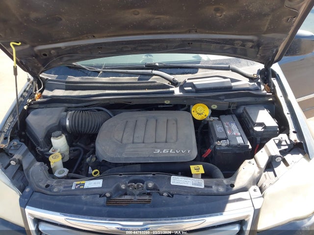 2014 Chrysler Town & Country Touring მანქანა იყიდება აუქციონზე, vin: 2C4RC1BG9ER236724, აუქციონის ნომერი: 44753280