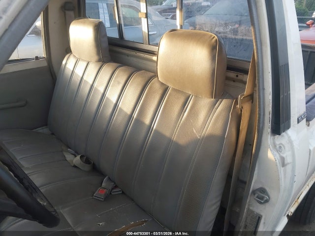 1985 Toyota Pickup 1/2 Ton Rn50 მანქანა იყიდება აუქციონზე, vin: JT4RN50R3F0088989, აუქციონის ნომერი: 44753301