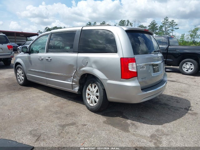 2015 CHRYSLER TOWN & COUNTRY 2C4RC1BG0FR636639 Photo 2