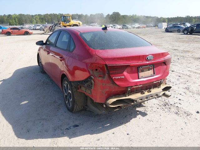 3KPF24ADXME358944 KIA Forte Lxs