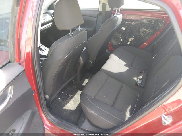 3KPF24ADXME358944 KIA Forte Lxs
