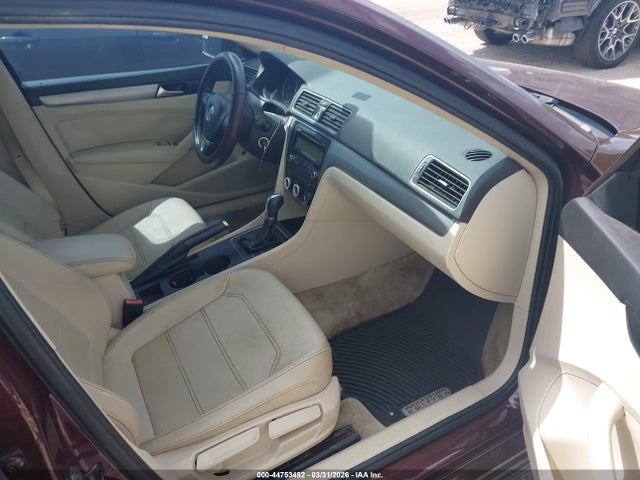 Продаж на аукціоні авто 2014 Volkswagen Passat 1.8t Wolfsburg Edition, vin: 1VWAT7A36EC103942, номер лоту: 44753482