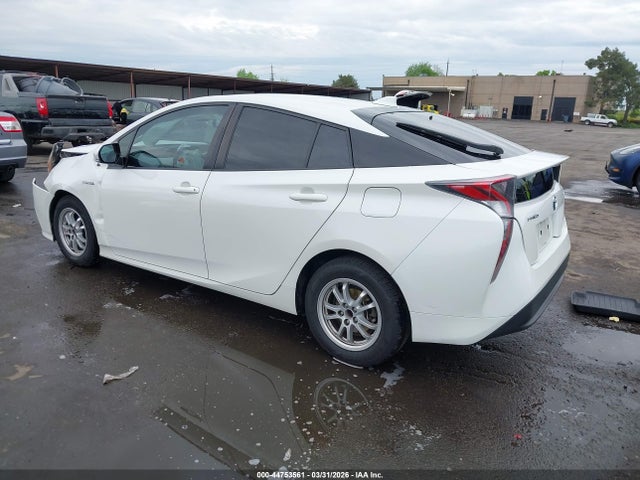 JTDKARFU1H3032745 Toyota Prius Four