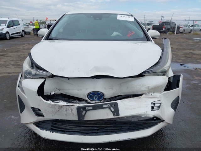 JTDKARFU1H3032745 Toyota Prius Four