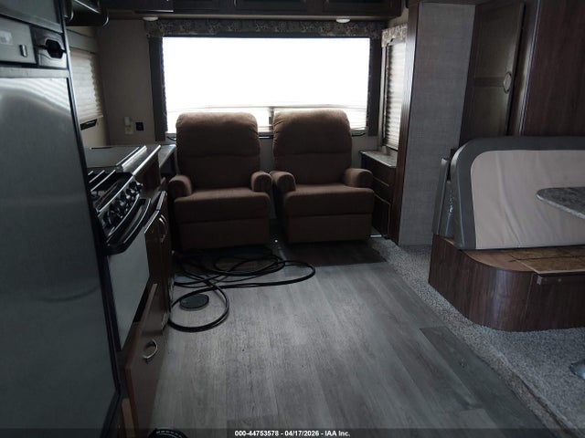 4YDT2512XHM936603 Dutchman Other