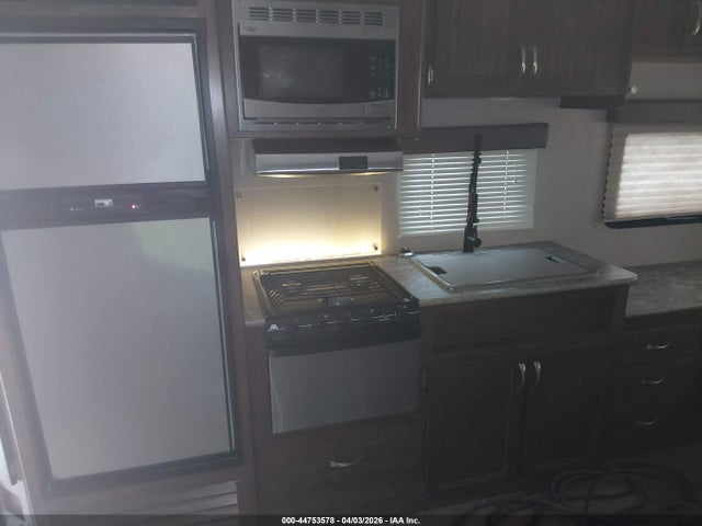 4YDT2512XHM936603 Dutchman Other