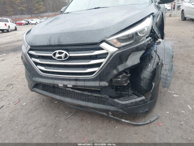 2018 Hyundai Tucson Se მანქანა იყიდება აუქციონზე, vin: KM8J23A42JU772703, აუქციონის ნომერი: 44753612