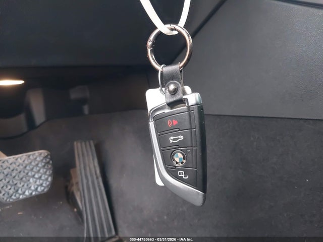 WBA5R1C51KAK10366 BMW 330I