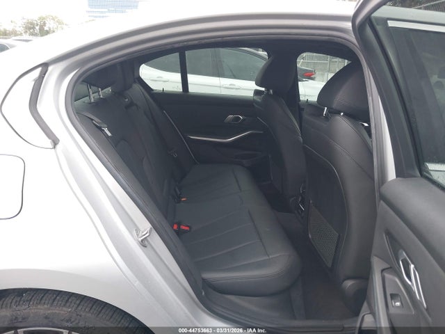 WBA5R1C51KAK10366 BMW 330I
