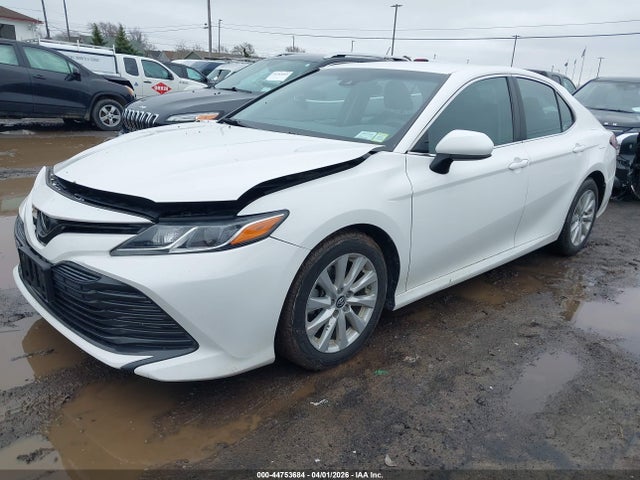 Auction sale of the 2018 Toyota Camry Le, vin: 4T1B11HK4JU653907, lot number: 44753684
