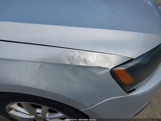 2011 Volkswagen Jetta 2.5l Se მანქანა იყიდება აუქციონზე, vin: 3VWDZ7AJ4BM321768, აუქციონის ნომერი: 44753770