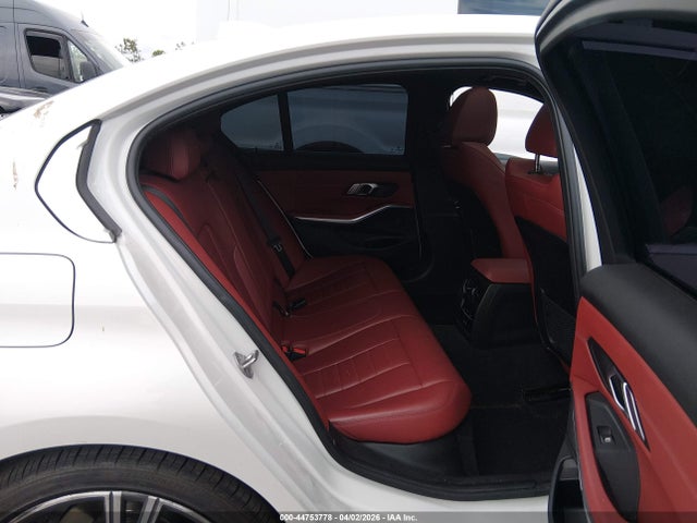 3MW5R1J09N8C40240 BMW 330I