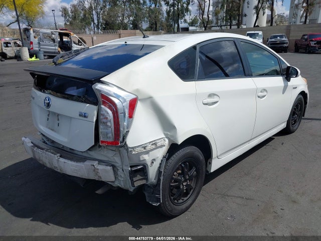 JTDKN3DU9E0390452 Toyota Prius Two