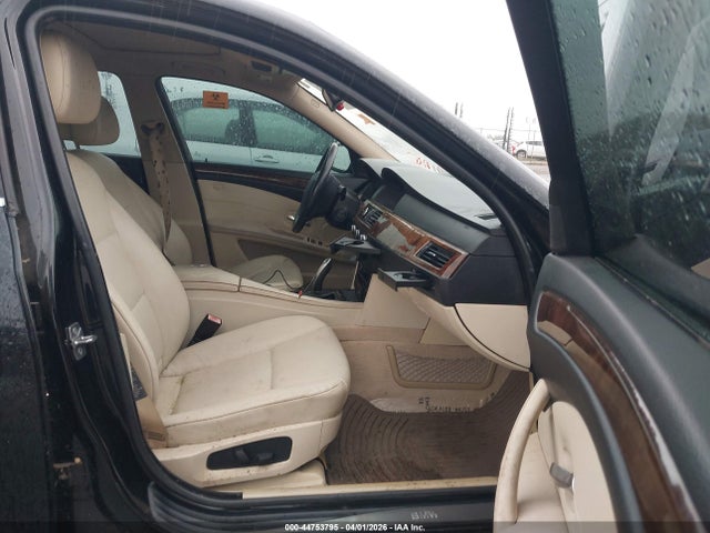 44753795 :رقم المزاد ، WBANU5C53AC364960 vin ، 2010 Bmw 528i مزاد بيع