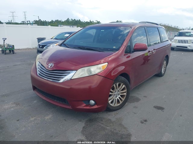 2016 TOYOTA SIENNA 5TDYK3DC4GS713915 Photo 1