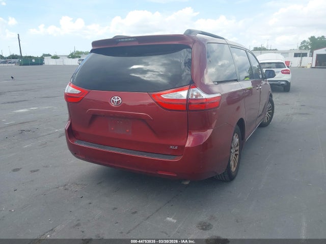 2016 TOYOTA SIENNA 5TDYK3DC4GS713915 Photo 3