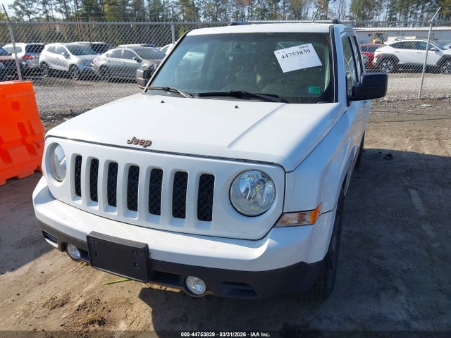 1C4NJPBB2GD679475 Jeep Patriot 75th Anniversary