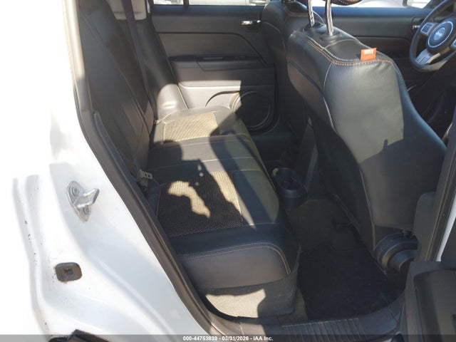 1C4NJPBB2GD679475 Jeep Patriot 75th Anniversary