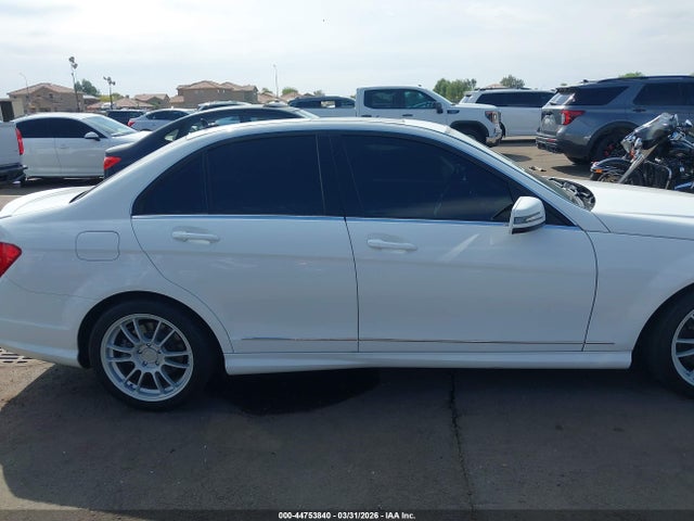 Aukcja sprzedaży 2014 Mercedes-benz C 300 Sport 4matic, vin: WDDGF8AB2EG203861, numer aukcji: 44753840