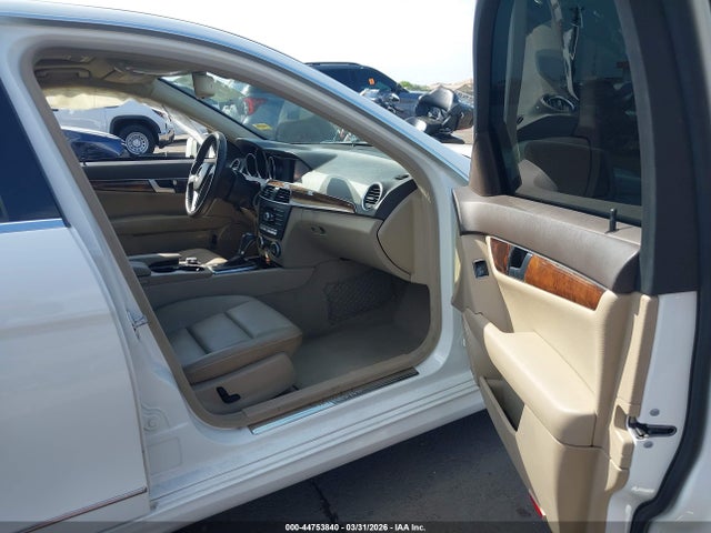 Aukcja sprzedaży 2014 Mercedes-benz C 300 Sport 4matic, vin: WDDGF8AB2EG203861, numer aukcji: 44753840