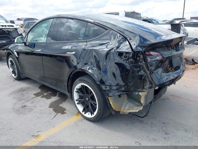 Продажа на аукционе авто 2023 Tesla Model Y Awd/long Range Dual Motor All-wheel Drive, vin: 7SAYGAEE4PF646522, номер лота: 44753871