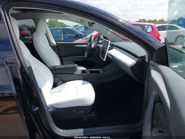 Продажа на аукционе авто 2023 Tesla Model Y Awd/long Range Dual Motor All-wheel Drive, vin: 7SAYGAEE4PF646522, номер лота: 44753871