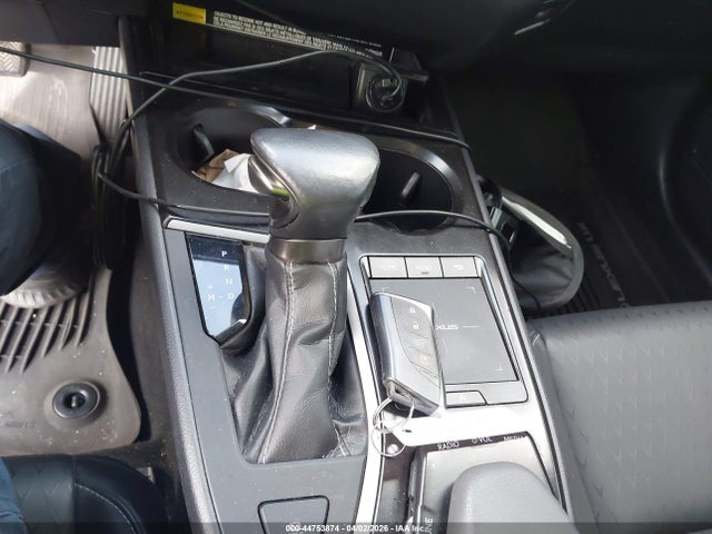 JTHX3JBH9N2049366 Lexus UX 200