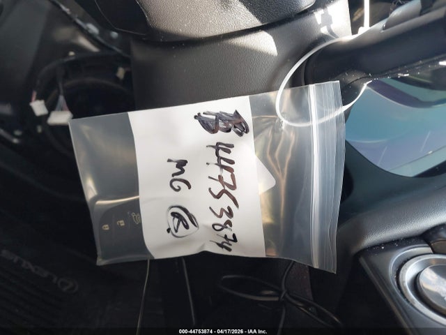 JTHX3JBH9N2049366 Lexus UX 200