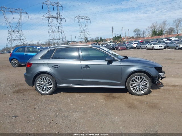 44753910 :رقم المزاد ، WAUSPBFFXJA068052 vin ، 2018 Audi A3 E-tron 1.4t Premium مزاد بيع