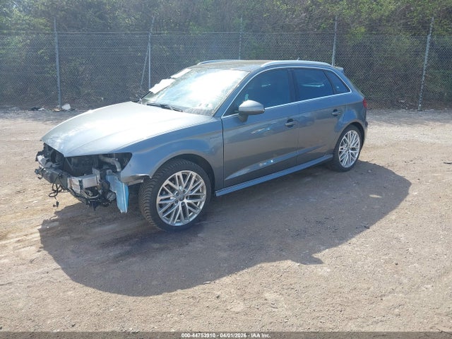 44753910 :رقم المزاد ، WAUSPBFFXJA068052 vin ، 2018 Audi A3 E-tron 1.4t Premium مزاد بيع