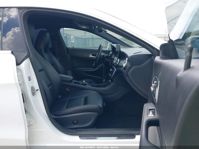 44753970 :رقم المزاد ، WDDSJ4EB1KN768122 vin ، 2019 Mercedes-benz Cla 250 مزاد بيع