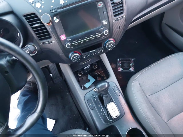 KNAFX5A81E5163996 KIA FORTE EX