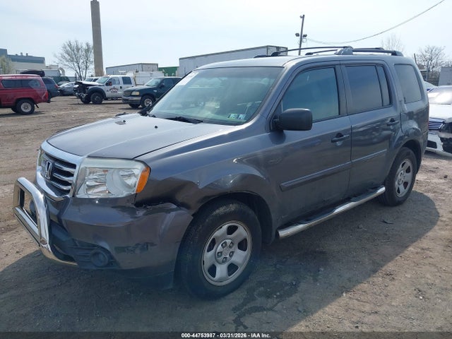 Honda PILOT LX 2015 5FNYF4H28FB044823 Image 2