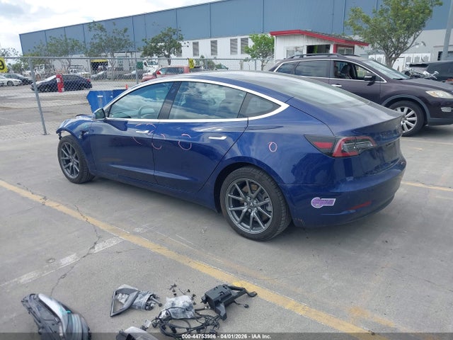 2018 TESLA MODEL 3 5YJ3E1EB8JF150987 Photo 2