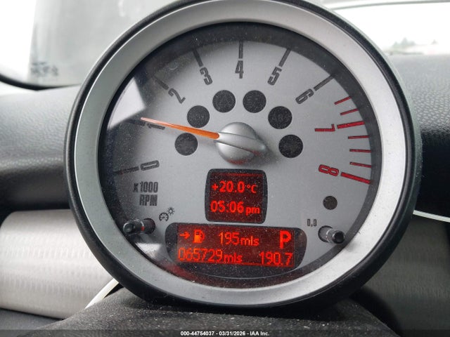 2010 MINI COOPER WMWMF3C57ATZ25249 Photo 6