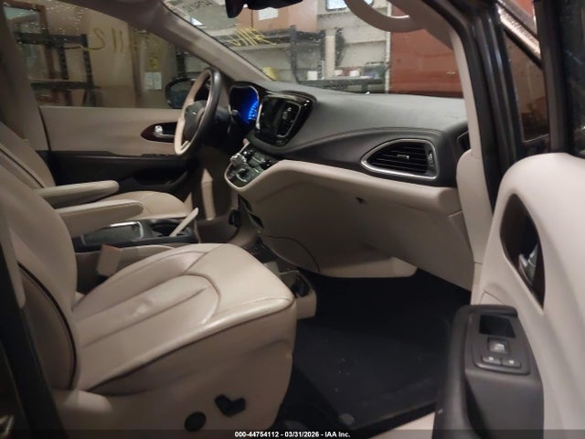 2C4RC1GG7HR517983 Chrysler Pacifica Limited