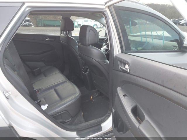 44754114 :رقم المزاد ، KM8J3CA41JU735879 vin ، 2018 Hyundai Tucson Sel Plus مزاد بيع