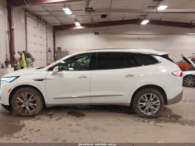 Продаж на аукціоні авто 2024 Buick Enclave Essence Awd, vin: 5GAEVAKW3RJ115666, номер лоту: 44754156