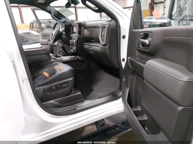 1GT49PEY1NF304232 GMC Sierra 2500hd 4wd Standard Bed At4