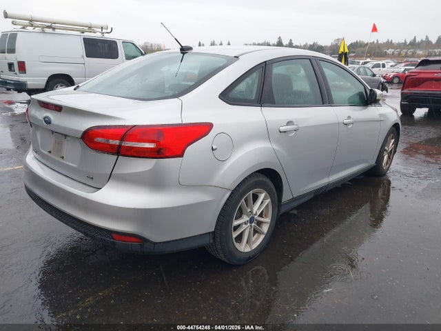 Ford FOCUS SE 2016 1FADP3F24GL347823 Image 4