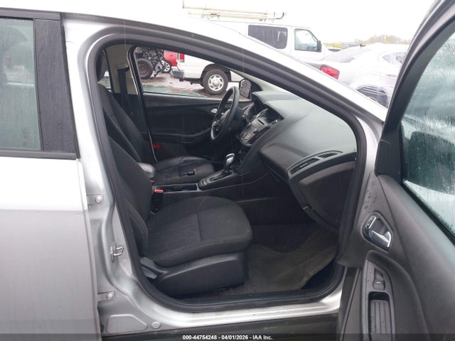 Ford FOCUS SE 2016 1FADP3F24GL347823 Image 5