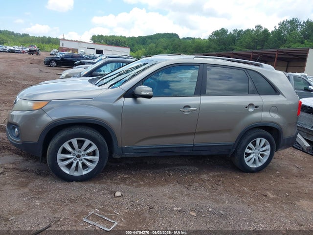 44754270 :رقم المزاد ، 5XYKUDA19BG069231 vin ، 2011 Kia Sorento Ex مزاد بيع